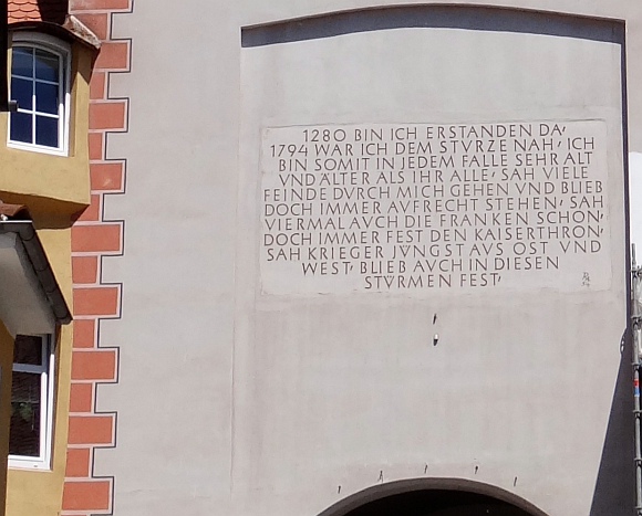 Hinweis auf Schadensbeben 1794 am Schwammerlturm . © GeoSphere Austria Hammerl.