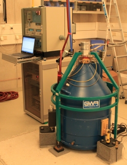 Supraleitendes Gravimeter SG GWR C025 am COBS. © GeoSphere Austria